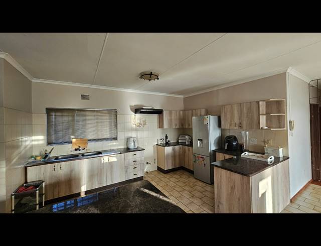 3 BEDROOM HOUSE FOR SALE IN NYALA PARK